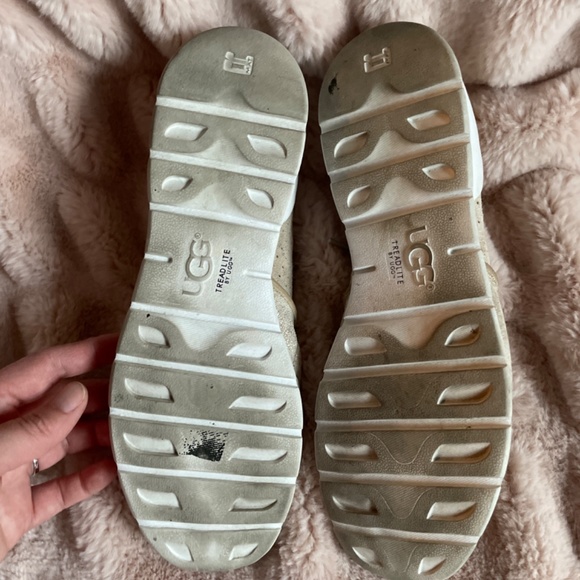 Ugg gold runners - Picture 3 of 6